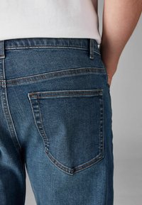 Next CLASSIC STRETCH - Egyenes szárú farmer - blue mid vintage