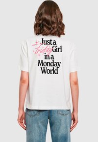 Mister Tee - FRIDAY GIRL TEE - T-shirt print - white Miniatuurafbeelding 1