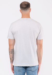 Paradiso Clothing NEW ORDER SPRING SUBSTANCE DIP DYE - Print T-shirt - natural