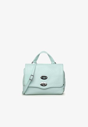Borsa in pelle azzurro chiaro con manico superiore, tracolla regolabile e due chiusure a giravite argentate sulla patta frontale.