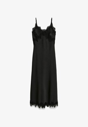 Czarna sukienka na ramiączkach z gładkiej tkaniny, z koronkową lamówką przy dekolcie i brzegu oraz regulowanymi cienkimi ramiączkami dla lepszego dopasowania.