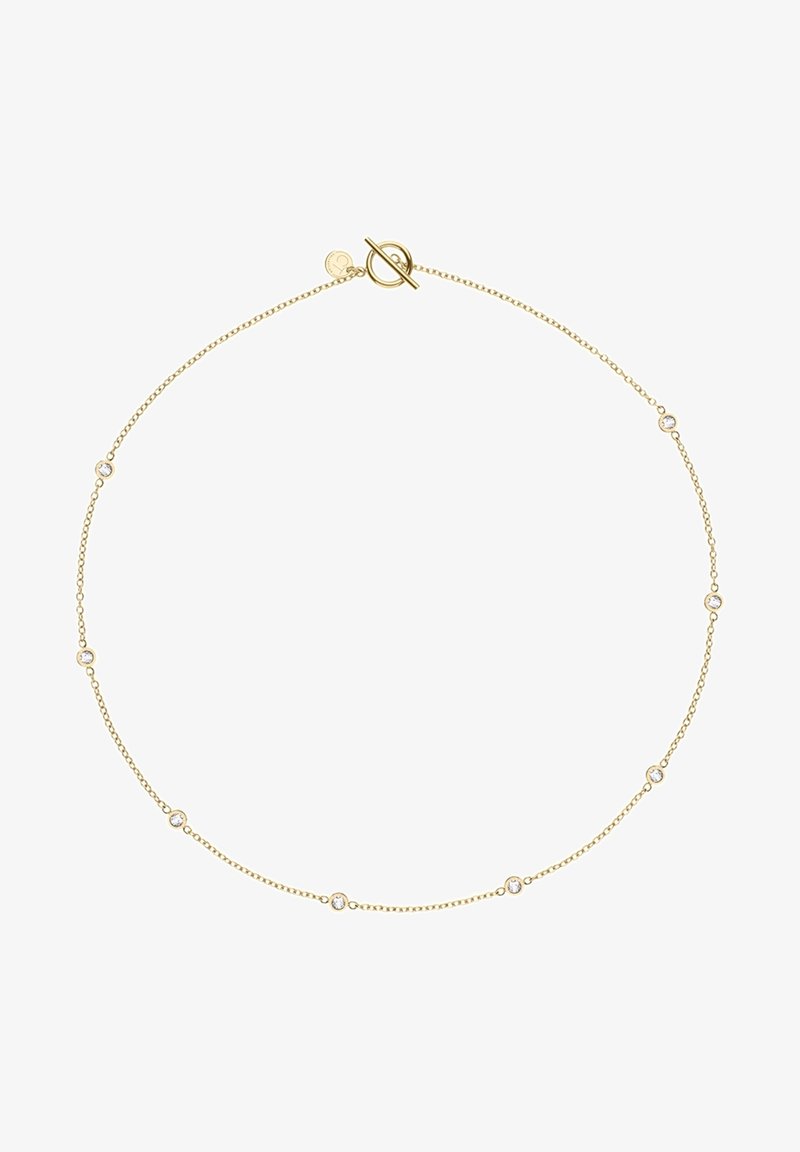 Collier délicat en chaîne d'or avec des petites pierres précieuses rondes et claires espacées uniformément et un fermoir à bascule avec un pendentif circulaire.