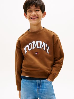 Tommy Hilfiger VARSITY RAISED PRINT - Sportska majica - pecan nut