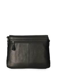 Borsa a spalla nera in pelle con texture liscia, tasca frontale con zip e dettagli di cucitura sottili. Forma rettangolare compatta.
