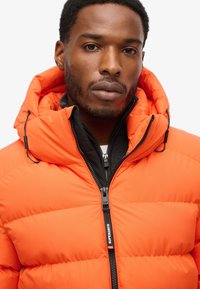 Superdry & Co HOODED SPORTS PUFFER  - Winterjas - flame orange