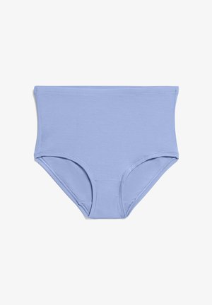 Hoch geschnittene Unterhose aus hellblauem Baumwollstoff, die mit ihrem schlanken Design, der weichen Textur, dem elastischen Bund und den Steppnähten entlang der Kanten überzeugt.