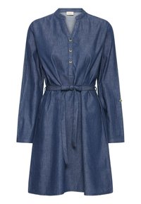 Denimblå klänning med lång ärm, knappar fram, bälte i midjan och mandarinkrage.