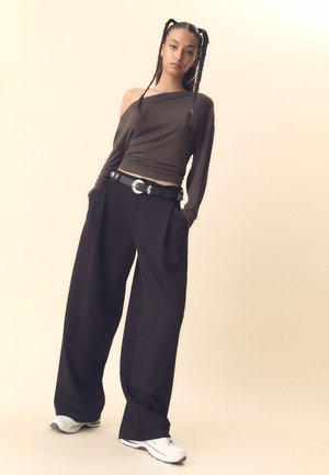 Stradivarius - Spodnie materiałowe