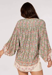 Apricot SARASA FLORAL WRAP - Bluse - green
