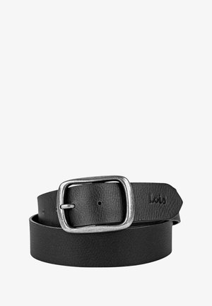 Cinturón de cuero negro con hebilla rectangular de metal en tono plateado y ojales visibles para ajuste. Superficie texturizada con acabado liso.