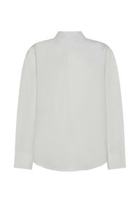 Camicia bianca a maniche lunghe con una silhouette strutturata, colletto alto e polsini con bottoni. Tessuto dalla texture liscia senza motivi visibili.