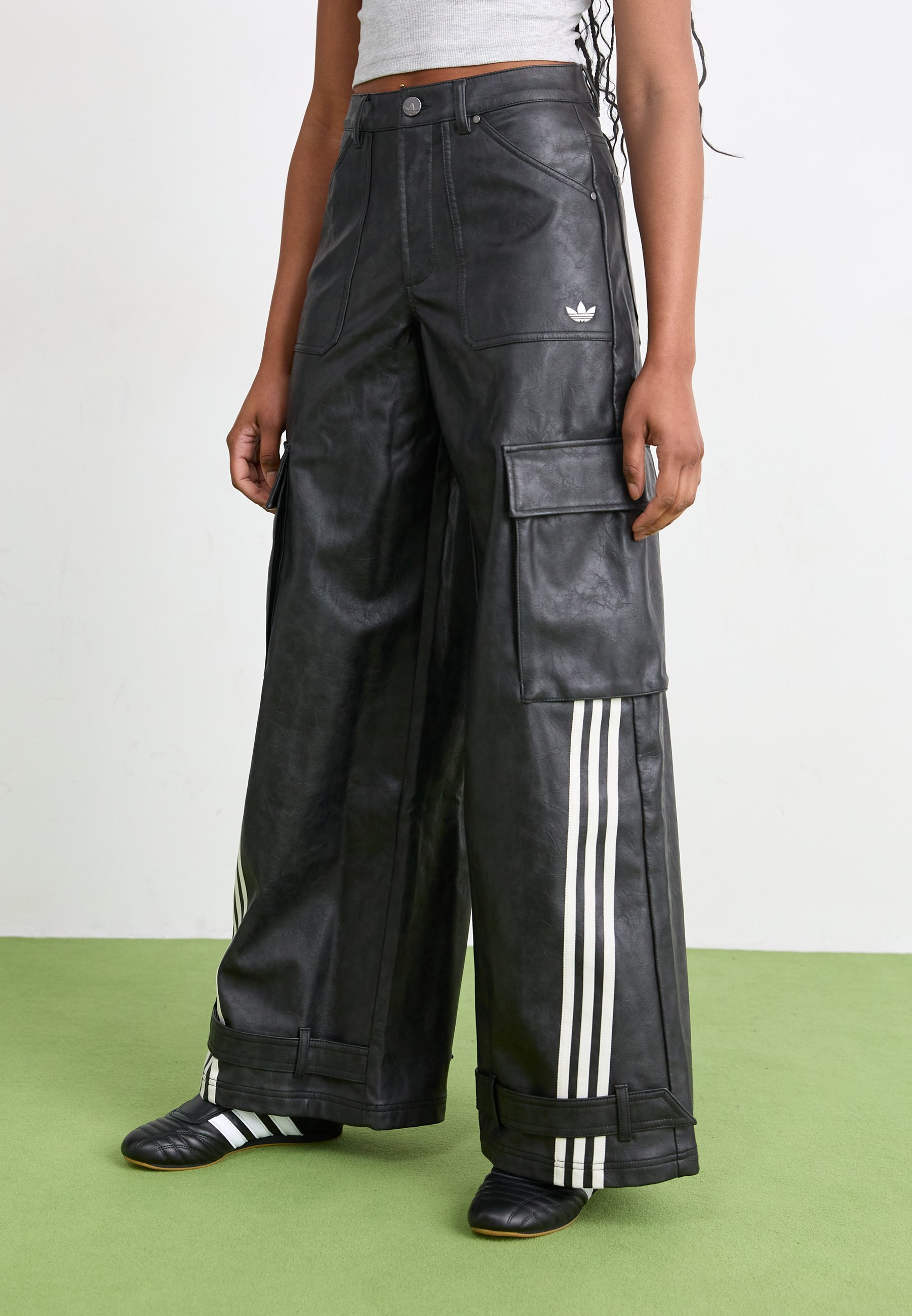 adidas Originals PANT Cargo trousers black Zalando
