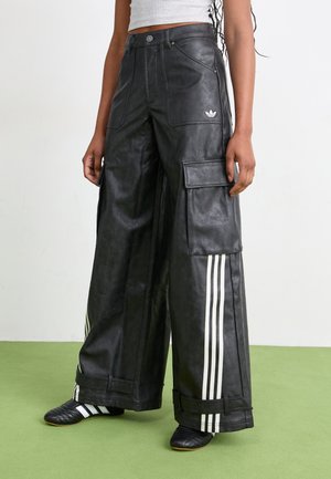 adidas Originals PANT - Cargobukse - black