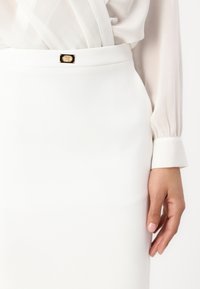 Elisabetta Franchi WOMEN SKIRT - Ceruzaszoknya - avorio
