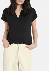 Taifun KURZARM-FREIZEIT MIT OFFENEM RUNDHALSAUSSCHNITT - T-Shirt basic - schwarz