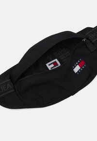 Tommy Hilfiger TJM ESSENTIAL DAILY - Bum bag - black