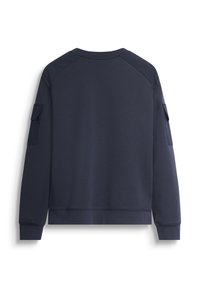 Felpa blu navy con girocollo, maniche raglan, polsini aderenti e tasca laterale a cargo. Texture liscia con un design minimalista.