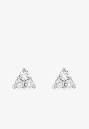 Orecchini d'argento con un design triangolare, caratterizzati da tre cristalli rotondi trasparenti disposti in un motivo a strati, con dettagli in metallo liscio e lucido.