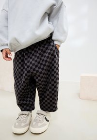 Next REGULAR FIT SET - Trainingsanzug - black/grey