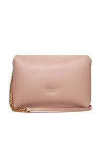 Borsa a mano in pelle rosa chiaro con una texture liscia, una tracolla in catena dorata e un sottile dettaglio logo impresso sulla parte anteriore. Forma rettangolare.