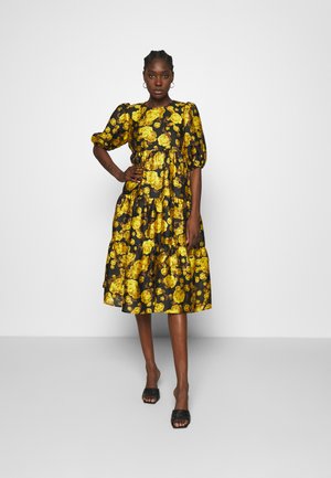 LILICRAS DRESS - Sukienka koktajlowa - yellow