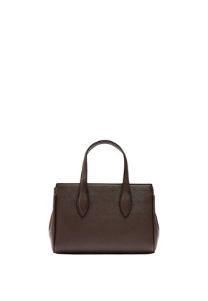 Torba na ramię z ciemnobrązowej, teksturowanej skóry, z dwoma uchwytami i prostokątnym, usztywnionym kształtem na białym tle.