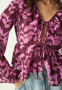 Next TIE FRONT RUFFLE LONG SLEEVE-REGULAR FIT - Bluse - pink red