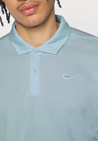 Nike Performance SOLID - Polo - glacier blue/white