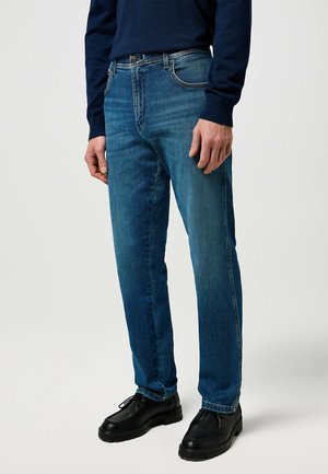 Wrangler TEXAS  - Straight leg jeans - rouge