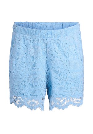 Hellblaue Damen-Shorts mit floraler Spitzenüberlagerung und wellenförmigem Saum, elastischem Bund, Vorderansicht vor weißem Hintergrund.