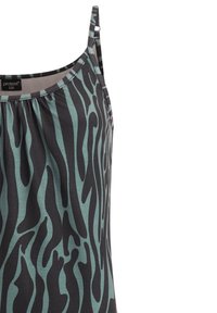 Top sin mangas con tirantes finos, presenta un patrón abstracto ondulado en negro y verde azulado, con detalle fruncido en el escote.