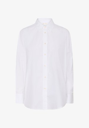 Witte blouse met lange mouwen en knopen, voorzien van een spitse kraag en zeven knopen aan de voorkant, tentoongesteld tegen een effen achtergrond.