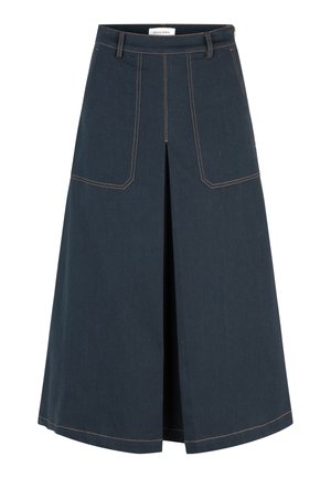 Dunkelblaßer Denim-Rock mit ausgestellter Silhouette, zwei vorderen Taschen und kontrastierenden orangen Nähten. Verfügt über einen vorderen Schlitz für mehr Bewegungsfreiheit.