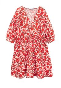 Robe à motifs floraux rouges avec un décolleté en V, des manches bouffantes et une jupe à volants. Fabriquée en tissu léger, avec un fond blanc.