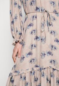 Bruuns Bazaar ANISE HAMIDA DRESS - Φόρεμα ημέρας - beige/blue