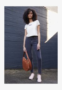 Selecionado, grey denim