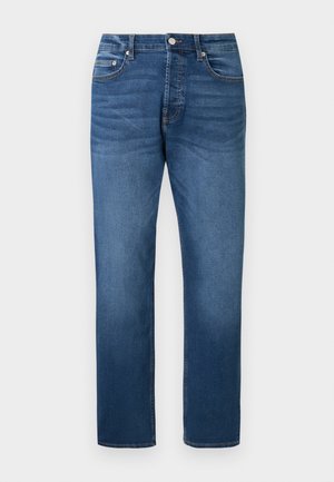 Blå jeans med lige ben, foran med knap og lynlås, fem-lommer-stil og diskret falmning på lår og knæ, vist fladt på en hvid baggrund.