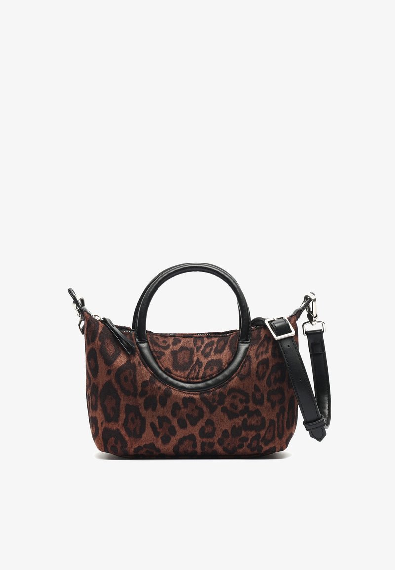 Torba s uzorkom leopard u smeđoj i crnoj boji, s kružnom kožnom ručkom, odvojivim remenom za rame i mekanim tekstilnim materijalom.