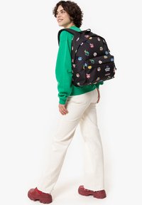 Eastpak PADDED PAK'R - Dagryggsäck - looney tunes black