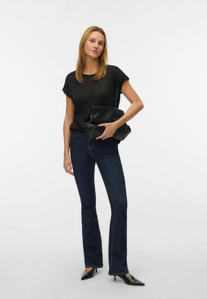 - T-shirt z nadrukiem