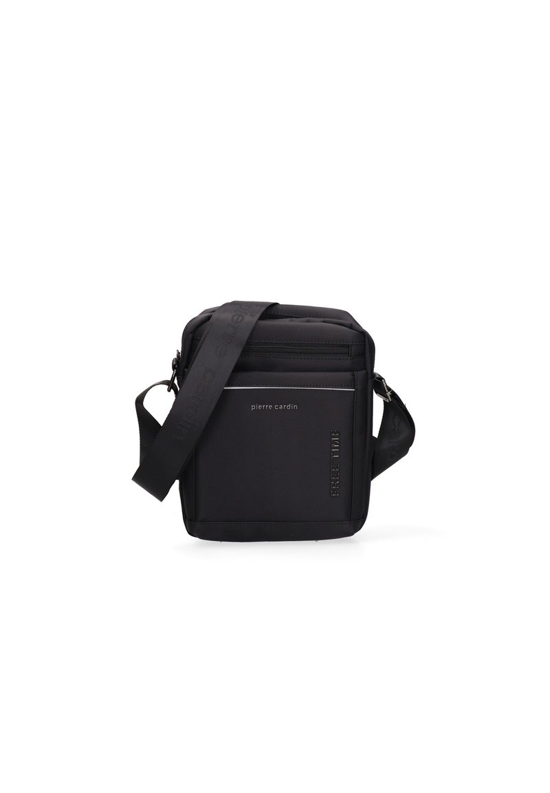 Borsa a tracolla nera realizzata in tessuto resistente, dotata di chiusura con zip, tracolla regolabile e dettagli del marchio in rilievo. Forma quadrata.