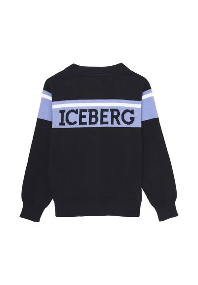 Maglione nero con collo rotondo, maniche lunghe e una banda orizzontale di un azzurro chiaro con "ICEBERG" lavorato a maglia in nero. Design semplice, texture morbida.