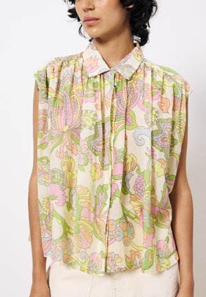 Blouse à imprimé floral dans des couleurs pastel avec un col, un devant plissé et des manches courtes. Fabriquée en tissu léger avec une texture lisse.