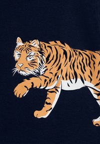 The Striped Cat SNEAKING TIGER - T-shirt print - navy
