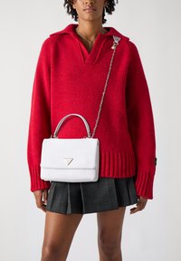 Guess - PHAEDRA FLAP - Cross body bag - white Thumbnail Image 1