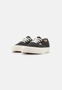 Vans AUTHENTIC VR3 UNISEX - Tenisky - black/marshmallow