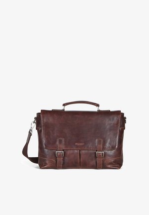 Hnědá kožená messenger taška s klopou, stříbrným kováním, dvěma předními sponami a odnímatelným ramenním popruhem. Hladký povrch.