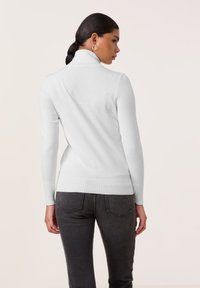 Taifun LANGARM RUND BASIC MIT ROLLKRAGEN - Strickpullover - offwhite