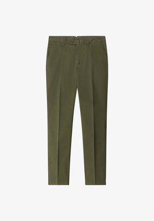 Pantalon ajusté couleur vert olive avec fermeture bouton et fermeture éclair, passants pour ceinture, et poches latérales, posé à plat sur un fond blanc.