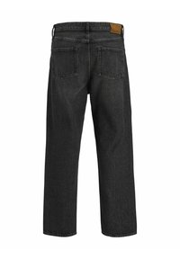Jeans din denim negru cu o croială dreaptă, două buzunare pe spate și o etichetă din piele maro pe talie. Material texturat cu cusături vizibile.